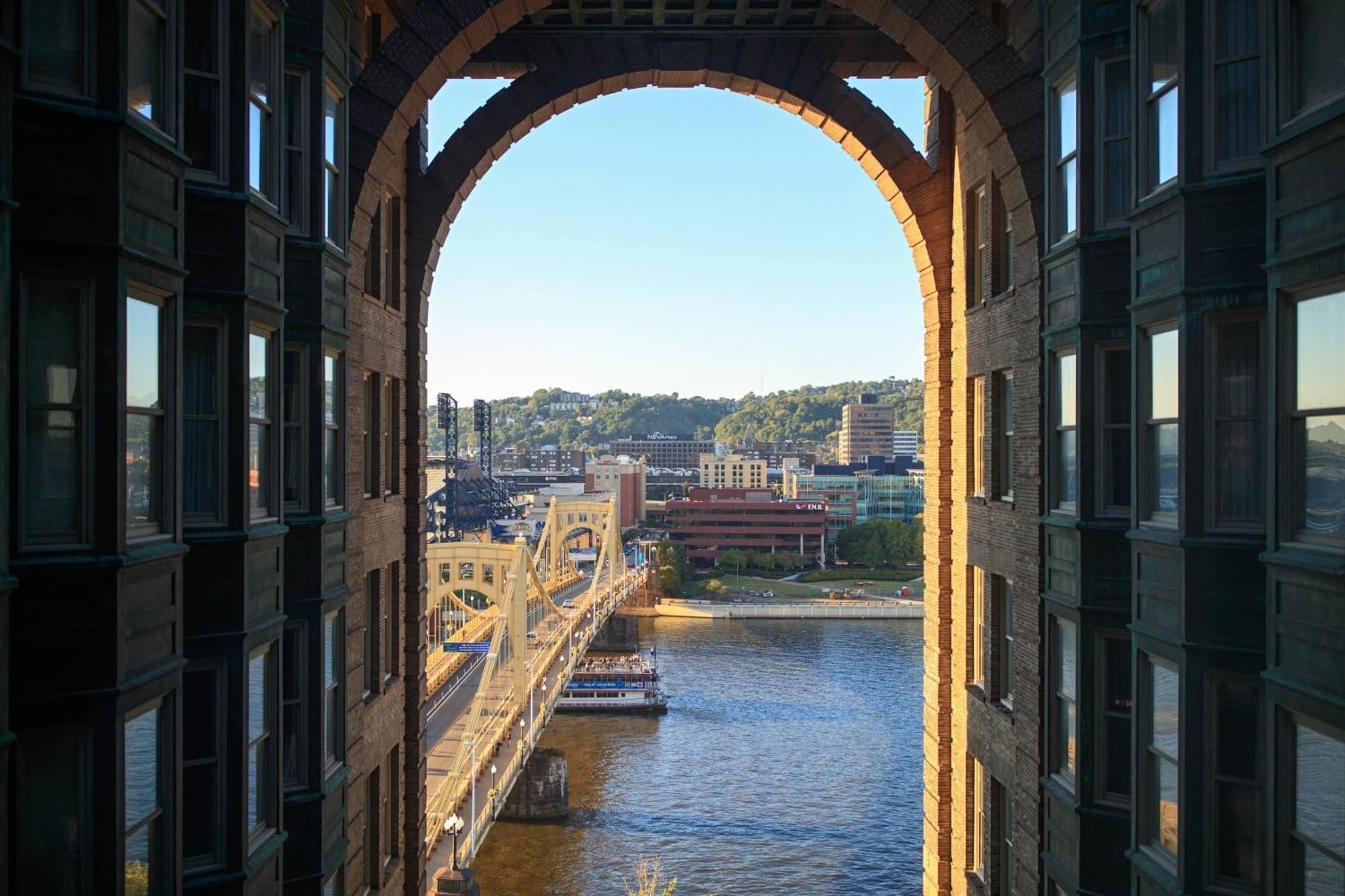 Renaissance Pittsburgh Hotel Exterior foto